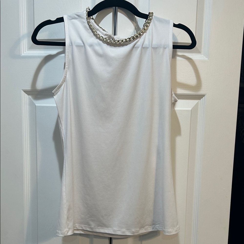 Carmen Marc Valvo White Sleeveless Top Gold Chain Neckline Size Small